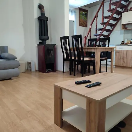 Divcibarka Ferienhaus *